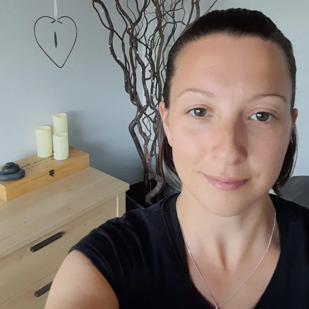 bio-pic-25-Charni-Smith-e1738159617493 - Natural Touch Training™ - Premier Training & Accreditation in Massage, Beauty, Wellbeing and Personal Development in the UK
